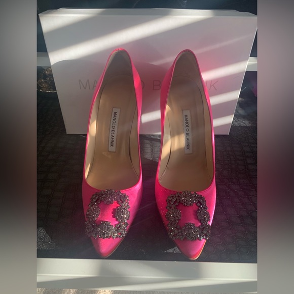 Manolo Blahnik Hangisi - Picture 13 of 16